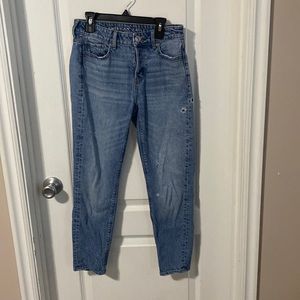 American Eagle Light wash Tom girl jeans